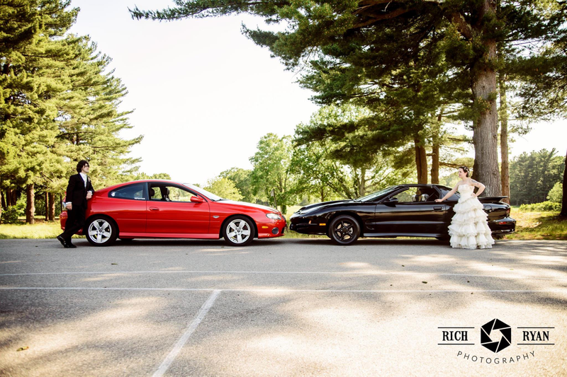 Illustration for article titled Who says cars can't bring people together?